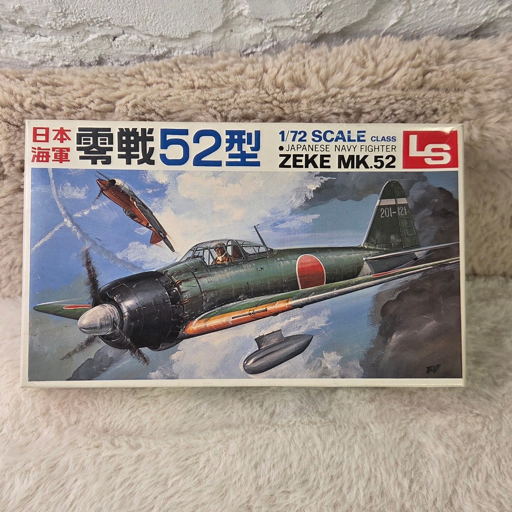 LS 1:72 Scale Zeke Mk 52‎ Japanese Navy Fighter Model Kit A106 200